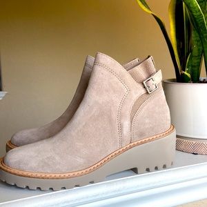 🆕 Giani Bernini Taupe Wedge Sneaker Bootie